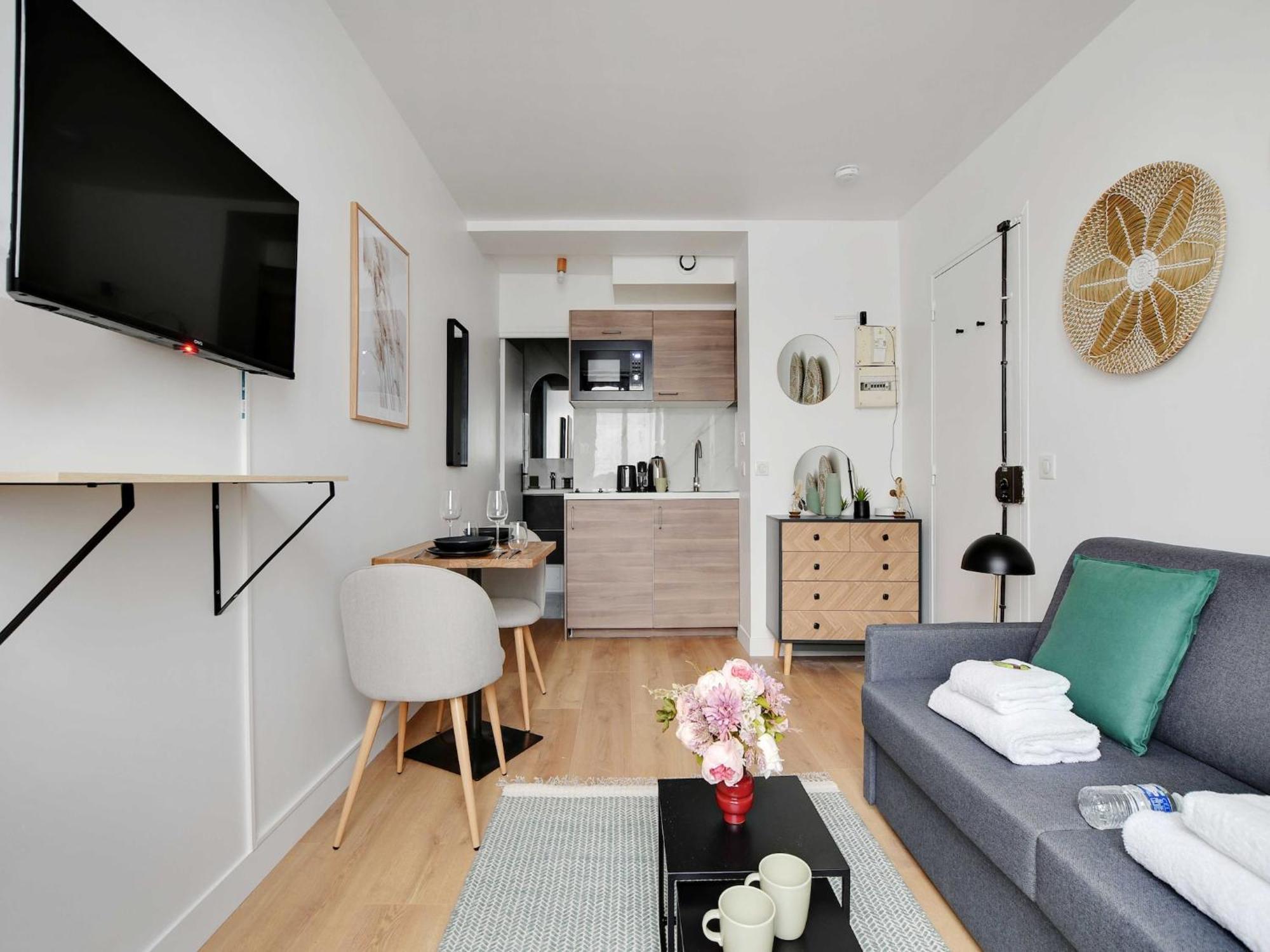 Peaceful -2p- Square Des Batignolles Apartment Paris